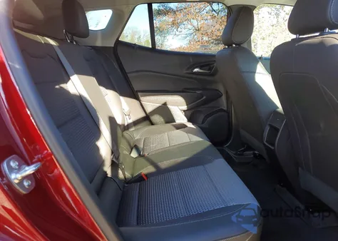 2025 Chevrolet Trax 1Lt z USA, uszkodzony, nr VIN KL77LHEP9SC233478